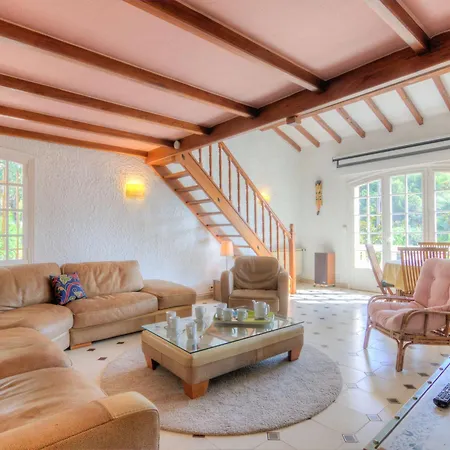 Cap Roux By Interhome Сен-Рафаэль